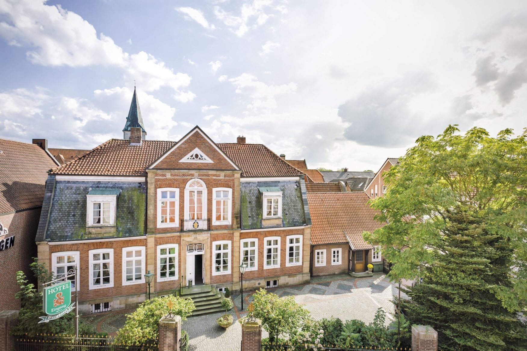 Burghotel Haselünne - Aussenansicht Haus Russell -® Burghotel Haselünne_preview
