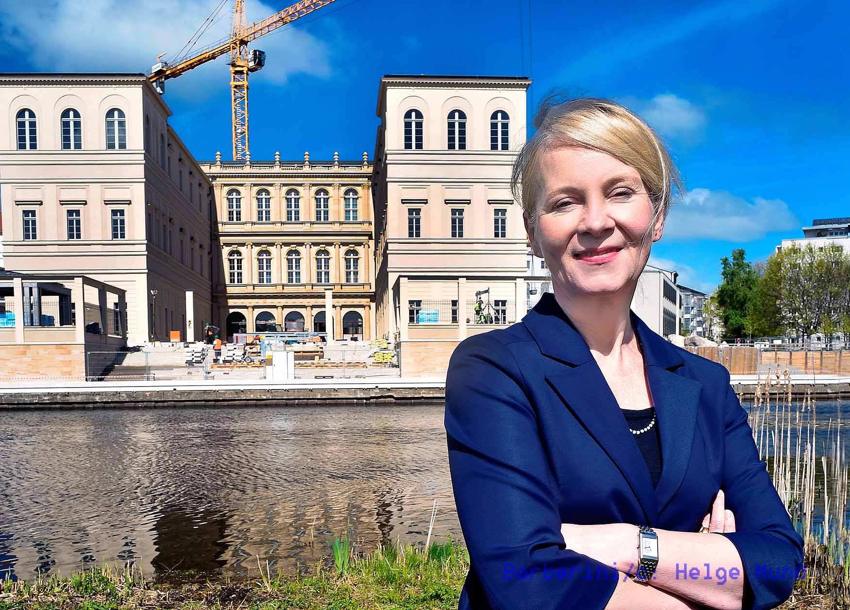 Dr. Ortrud Westheider, Direktorin des Museums Barberini, mit Blick auf das Museum von der Freundschaftsinsel aus
