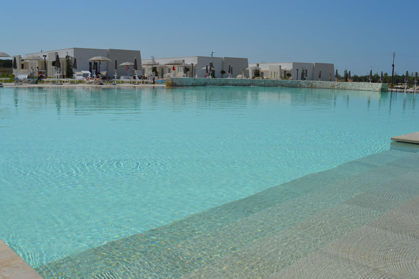 Blickauf den Pool des Relais “Masseria Le Cesine” , Foto: CDS Hotels