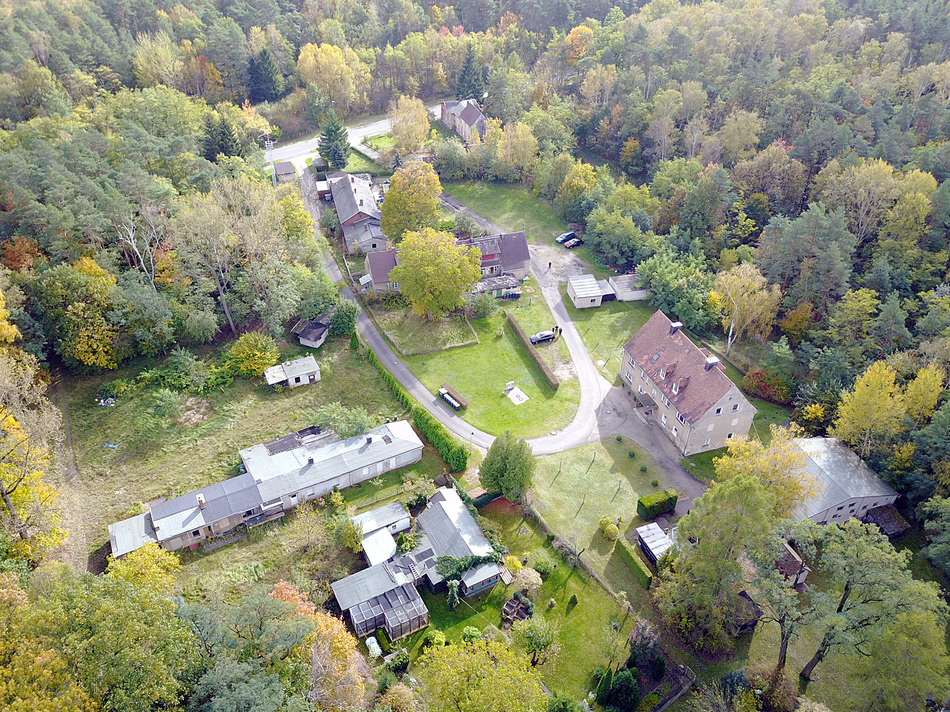 "Alwine" bei Brikettfabrik " Louise", Foto: Karhausen-Immobilien (aus Versteigerungskatalog f.Dez.2017)