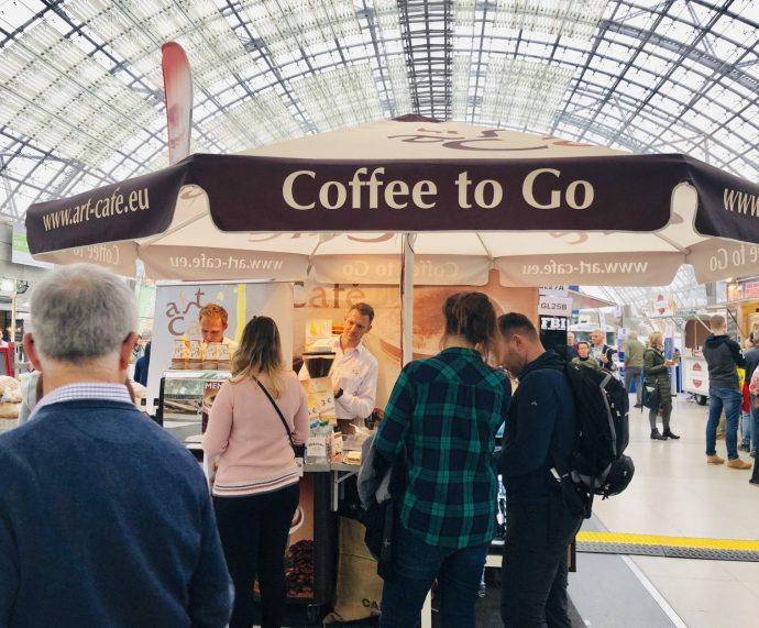 Coffee To Go, zubereitet von jungen Männern aus dem polnischen Lodz