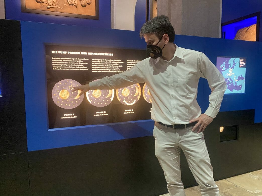 Dr. Bernhard Steinmann, einer der Kuratoren der Landesschau
